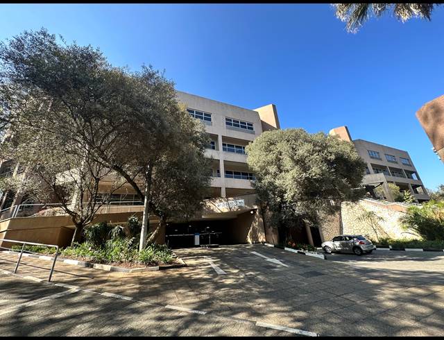 963M² OFFICE TO LET IN PARKTOWN